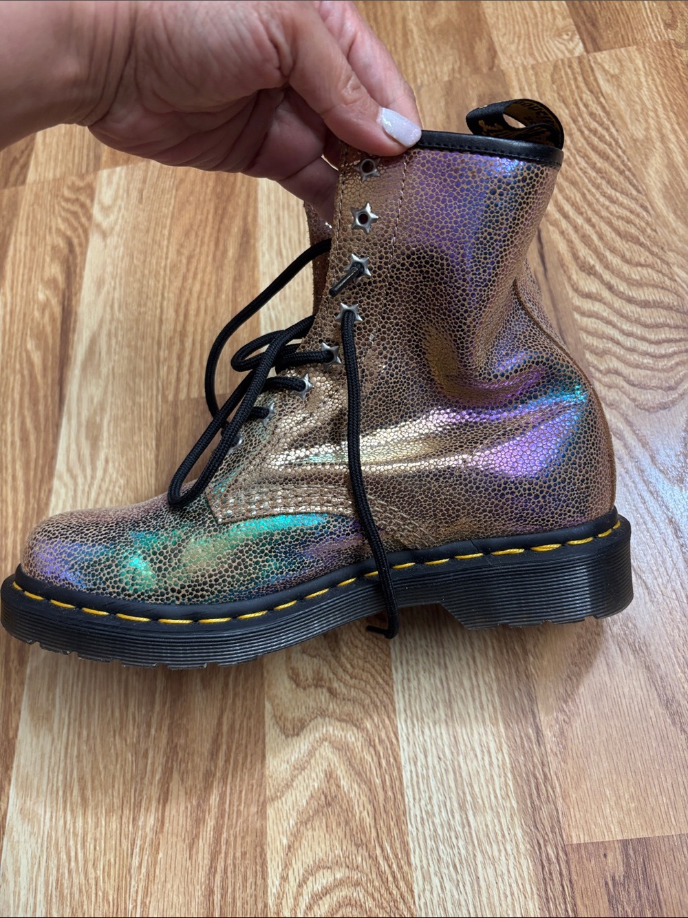 Dr. Martens AirWair Iridescent Sand Suede Leather Rainbow Ray Boots Size 7L - Picture 11 of 16